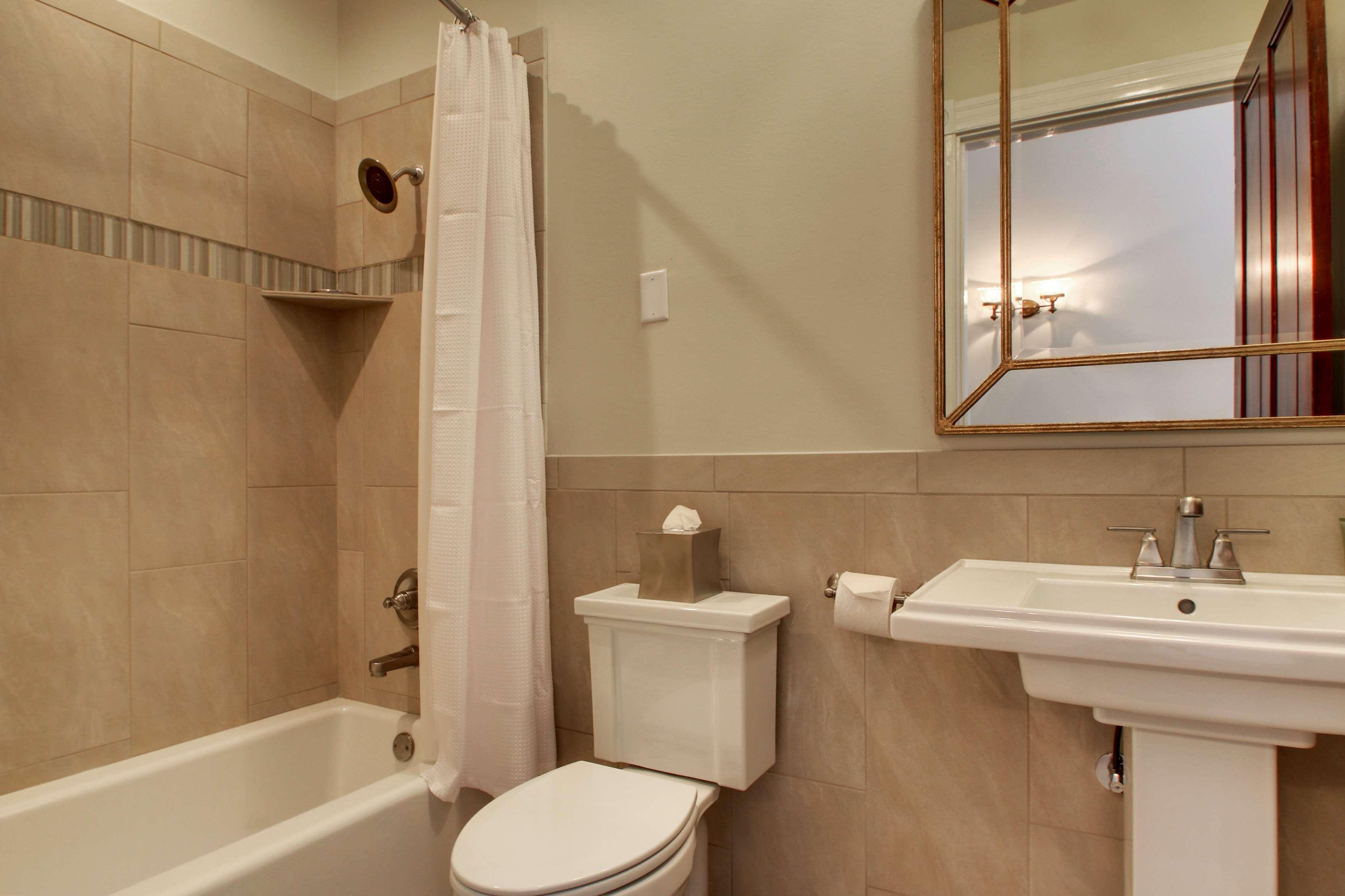 Hotel Finial BW Premier Collection Oxford - Anniston Bilik gambar